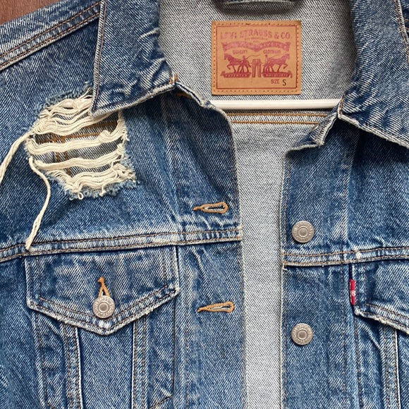Levi Jean Jacket - Picture 2 of 4